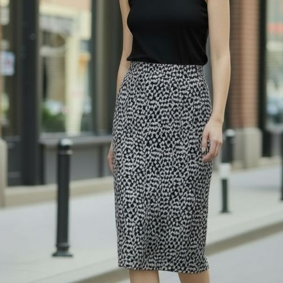 Ann Taylor Dresses & Skirts - Ann Taylor Skirt Black/White EUC (14)